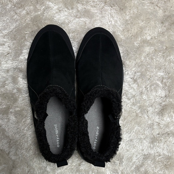 Easy Spirit Fleece-Lined Black Ankle Boots Women’s size 9 -comfortable and cute - Picture 2 of 4